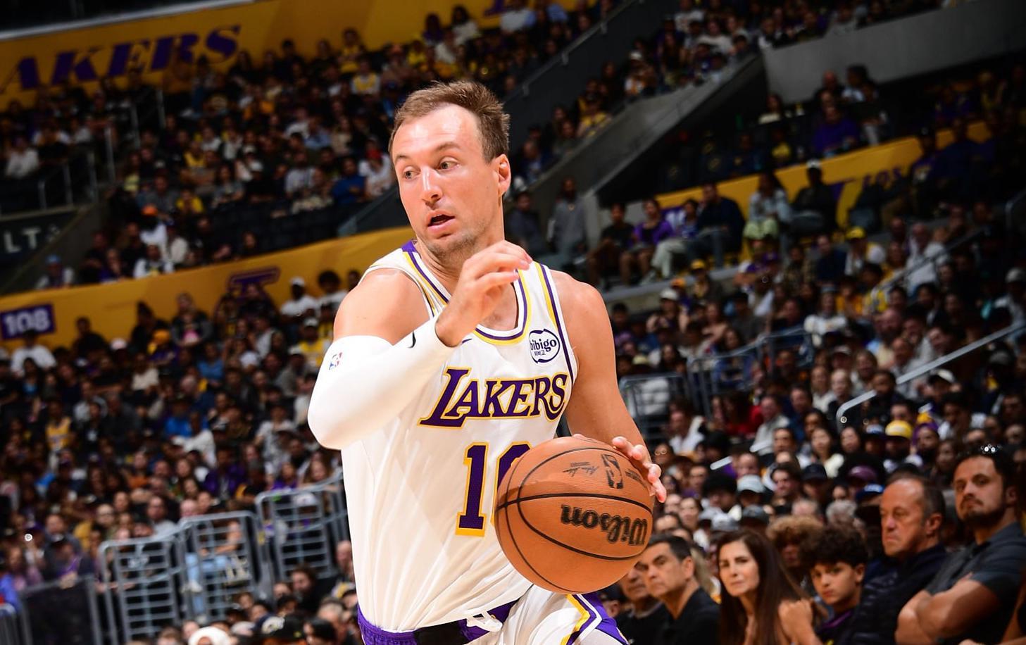 开云-55+49+91!湖人捡漏29岁三分王太香,詹皇:我们的另一个得分威胁